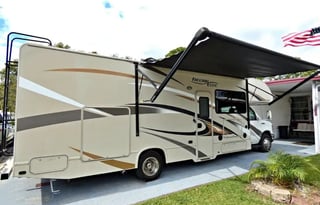 Perfect for a family.Freedom  Elite THOR 29FE