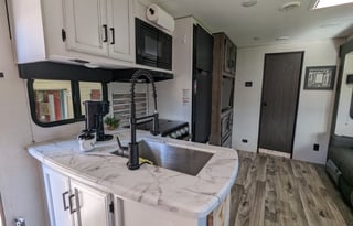 *Delivery Only* 2021 Venture RV SportTrek ST271VMB