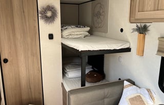 2025 Coleman 17B Cozy Nomad