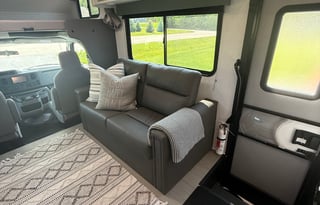 2024 EAST TO WEST Entrada 3100FB