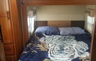 2017 Mercedes Benz Jayco Melbourne 24K