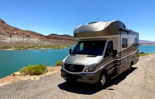 2018 Winnebago Navion 24V