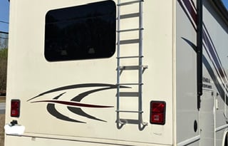 Travel with Ease & Comfort! Pets Welcome