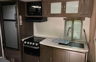 Delivered& Wkly  Discount 2019 Keystone Passp 239M