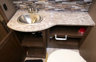 2018 Thor Freedom Elite 30FE Class C RV- Sleeps 10