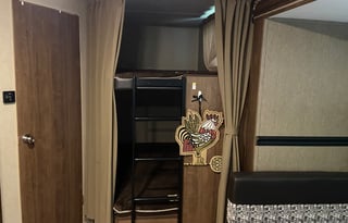 Beautiful stationary RV at an attractive place!