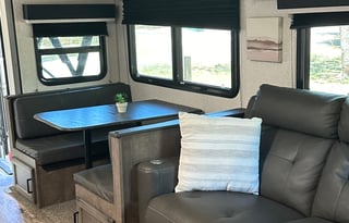 2022 Venture Sporttrek - Shelby