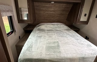 Wanderer-For Couples Who Love to Travel in Comfort