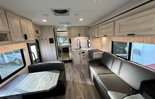 2024 Forest River RV Sunseeker LE 3250DSLE, R1091