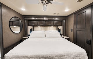 Thor Venetian Bunkhouse | Family Friendly RV