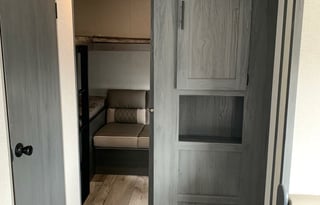 BRUCE-Sleep 8-10  2021 Dutchmen Aspen Trail LE29BH