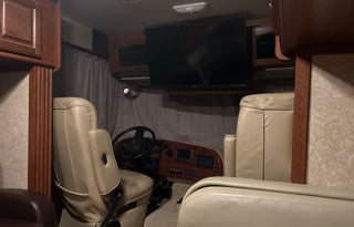 32ft Class A - Perfect Size RV
