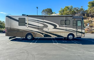 Luxury Class A Diesel Pusher Coach