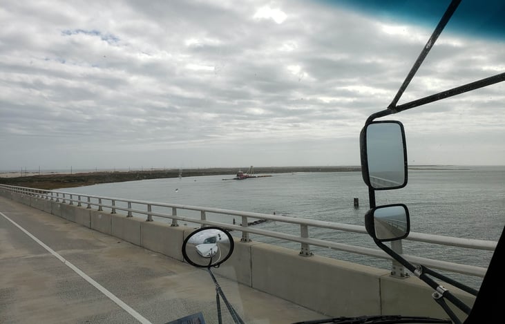 Large mirrors for easy maneuverability.