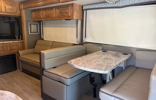 Luxury Family Bunkhouse -Sleeps 10-Fully Stocked