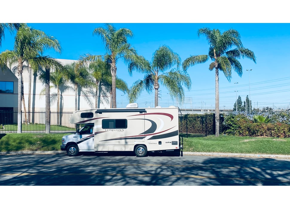 Class C Motor Home rentals in Stevenson Ranch