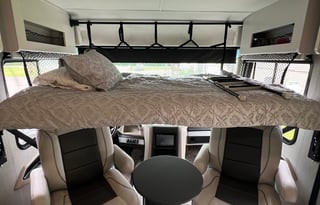 Relaxing Luxury RV Rental w/bunkhouse