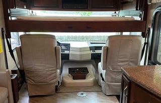 Let's Cruise with this Fleetwood Bounder Class A