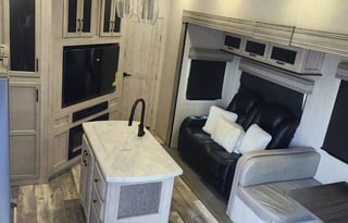 2023 Forest River – 2 Bd Luxury RV Rental Sleeps 8