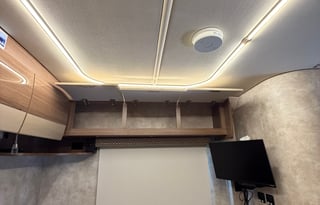 RV with the perfect Off grid set up