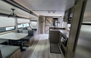 "LEWIS & CLARK"  Sleeps 8 - 1BR + Bunks