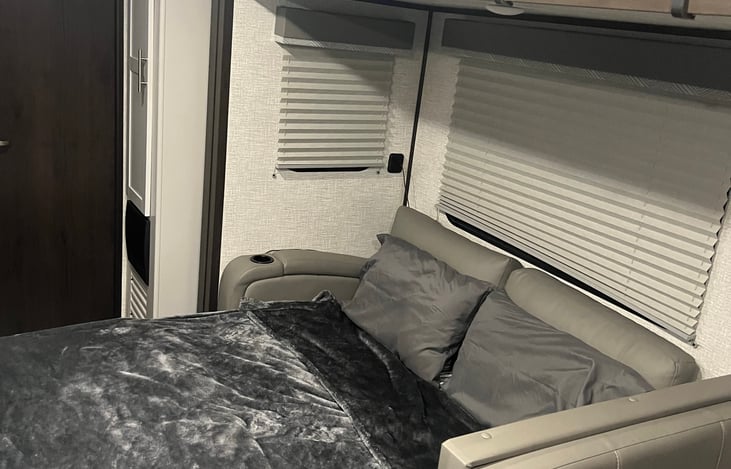 full size pull out sofa for extra sleeping space