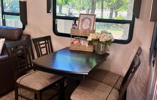Modern 5th Wheel: Fireplace, Island & 2 Queens