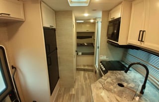 2022 Thor Four Winds LPA2039