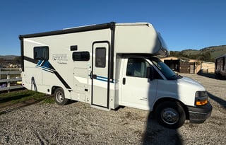 Sleep 6 - Luxury Family Fun RV Coachmen