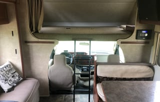 2014 Winnebago chalet 31JR Bunk house #10