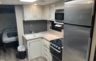 Fully Stocked '21 Bunkhouse w/ Private Queen Entry