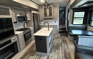 * Your Home Away From Home 2b/2b * Delivery Only *