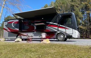 2022 Fleetwood RV Discovery 38N