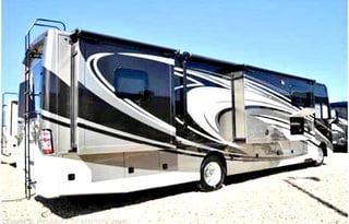 Challenger Luxury Class A Sleeps 4