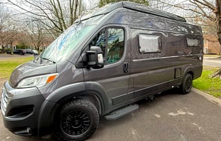 "WanderPop" - Luxury Off Grid Noovo Camper Van