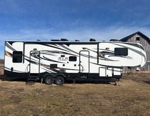 Forest River RV XLR Thunderbolt 300X12HP