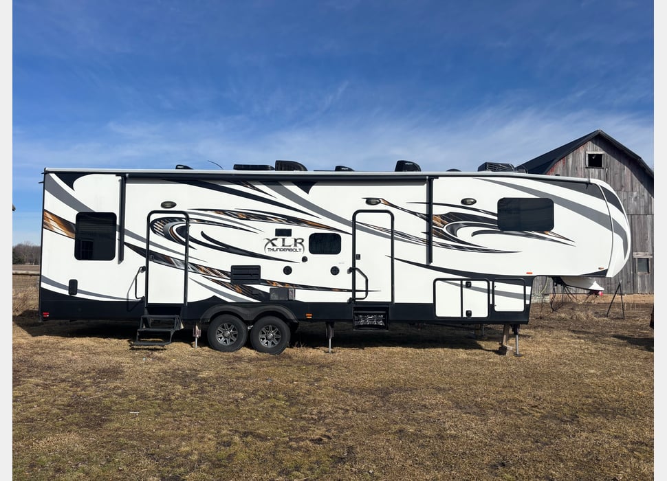 Fifth Wheel rentals in Milton