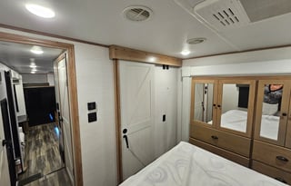 Nitro XLR Toy Hauler Sleeps 10,solar ,Rear patio