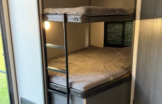 Unplug, unwind. Furnished 3bd, 2bath + bunks