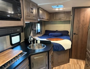 Tiffin Motorhomes Wayfarer 23TM