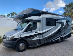 Forest River RV Sunseeker MBS 2400W