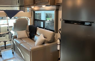 2022 Thor Motor Coach Hurricane 34J