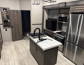 Grand Design Solitude S-Class 3950BH-R