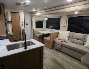 Prime Time RV Avenger LT 22BH