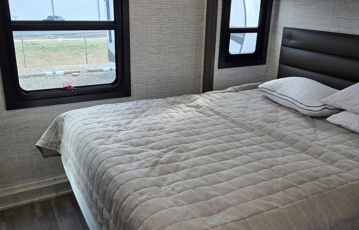 Upgraded Queen mattress from Denver Mattress.