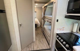 2024 Thor Motor Coach - Coleman 32CM