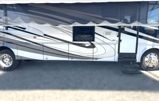 2016 Newmar Canyon Star 3710