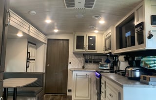 2021 25' Keystone Cougar, like new!