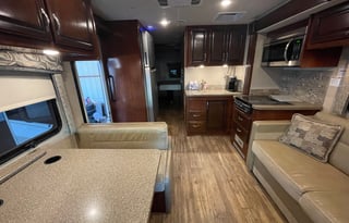 2017 Fleetwood RV Jamboree 30D