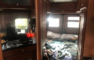 RoadTrek CS Adventurous 4x4, 800Ah Lithium, 500W Solar, Duallies